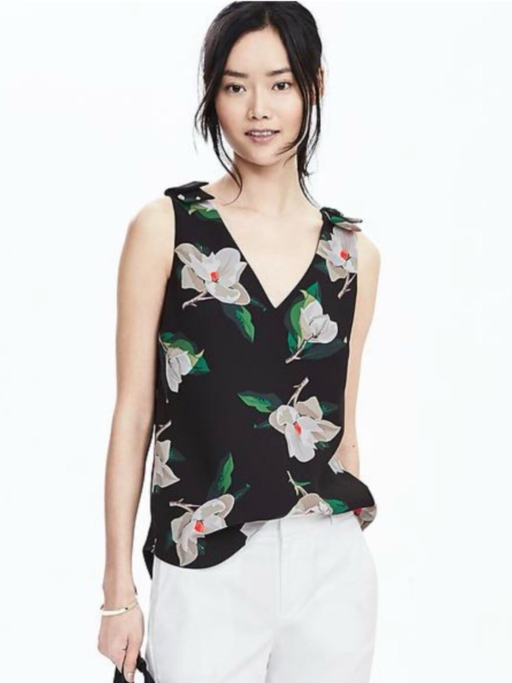 Banana Republic Sleeveless Black Floral V-Neck Shell Top